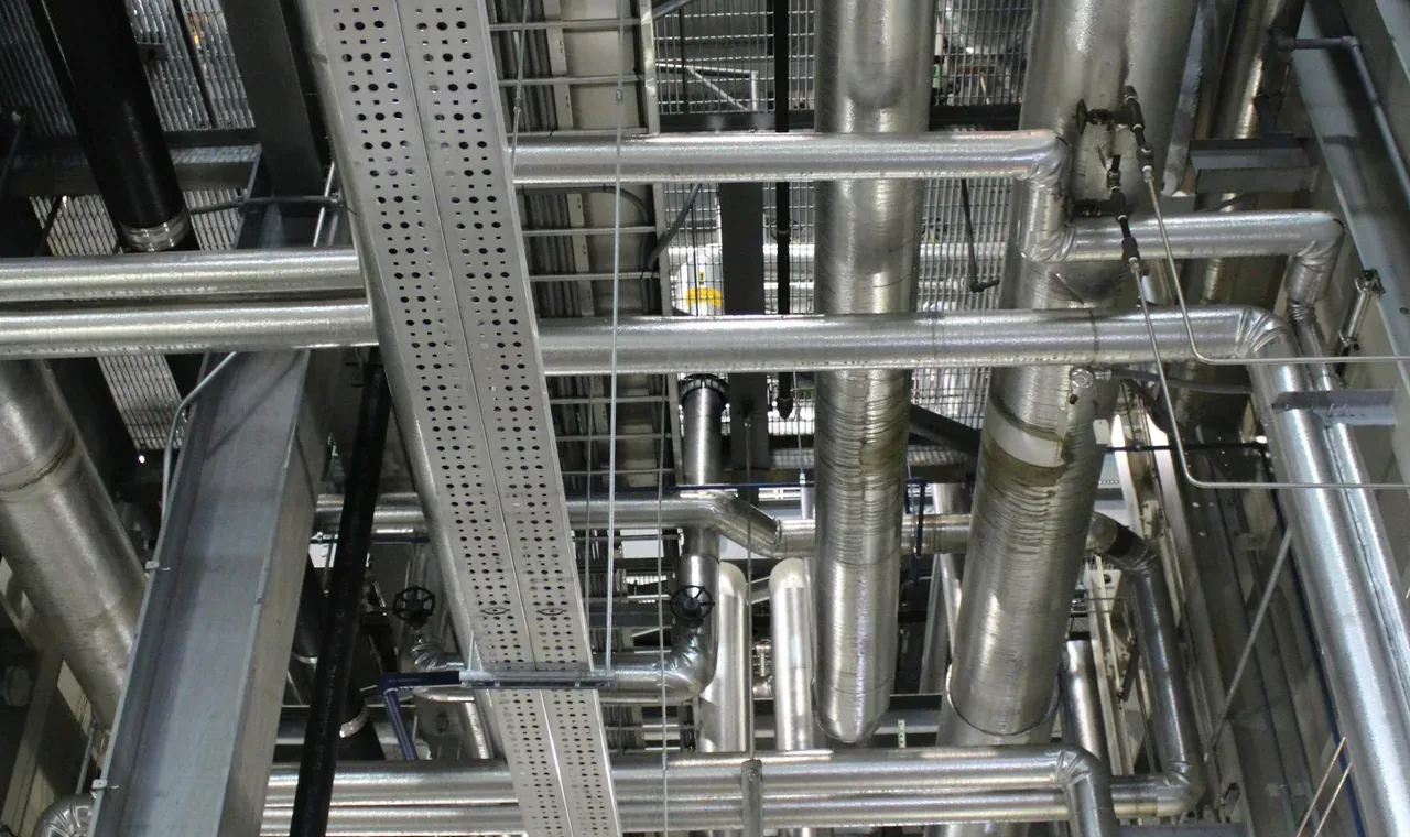 HVAC ducting works and airflow routing in UAE